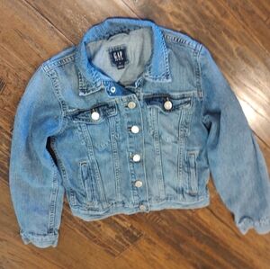 Gap denim jacket for kids. Medium wash. Child size XL